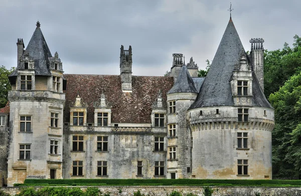 Franse renaissance kasteel van puyguilhem in dordogne — Stockfoto