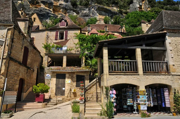 Francia, pintoresco pueblo de La Roque Gageac —  Fotos de Stock