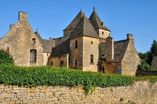 France, picturesque castle of Saint Genies in Dordogne — Stock Photo, Image