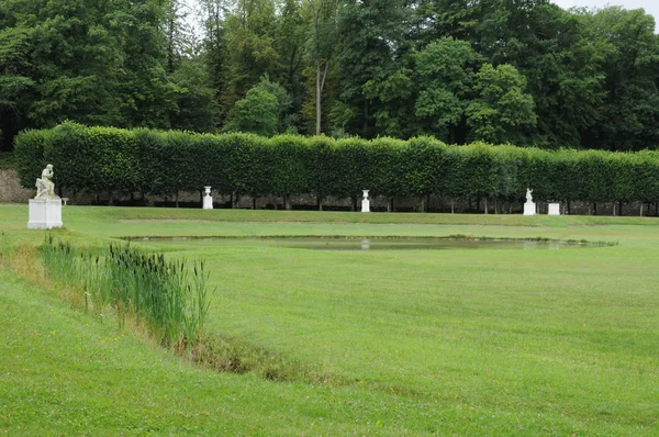 Francia, statua nel parco classico di Marly le Roi — Foto Stock