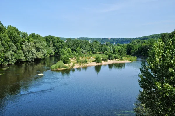 Frankrijk, dordogne rivier in cluges in de perigord — Stockfoto