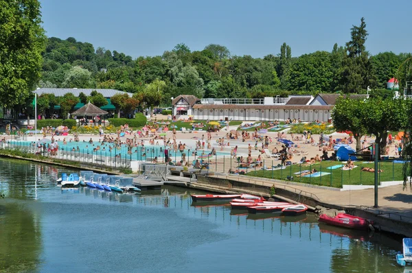 Francia, pintoresca ciudad de l Isle Adam en Isla de Francia — Foto de Stock