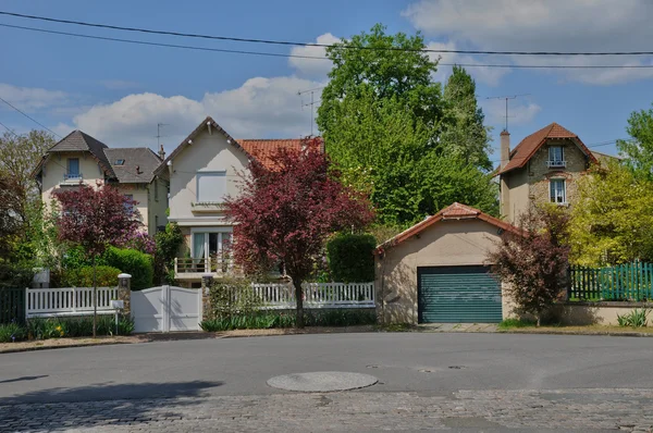 Frankrijk, de schilderachtige stad van poissy in ile de france — Stockfoto