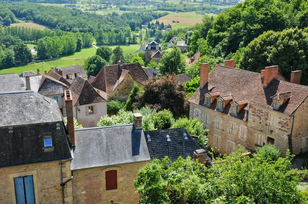 França, a pitoresca aldeia de Hautefort — Fotografia de Stock