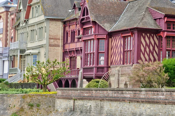 Hus i trouville-sur-mer i normandie — Stockfoto