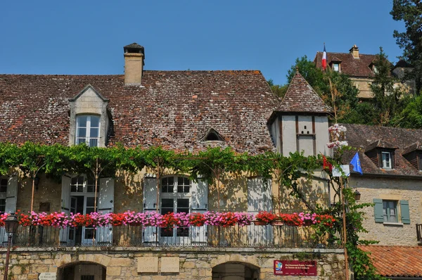 Francia, pittoresco villaggio di Castelnaud la Chapelle — Foto Stock