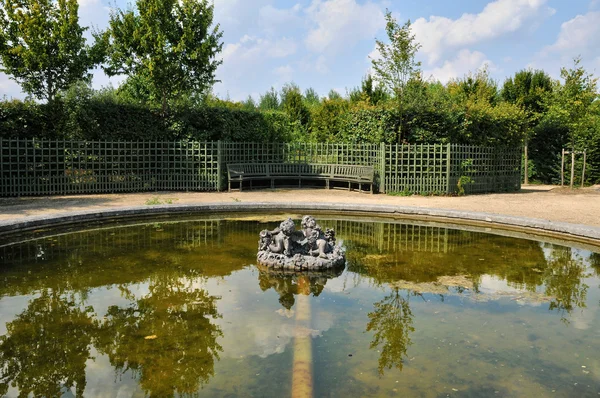 Jardim de Grand Trianon em propriedade Marie Antoinette — Fotografia de Stock