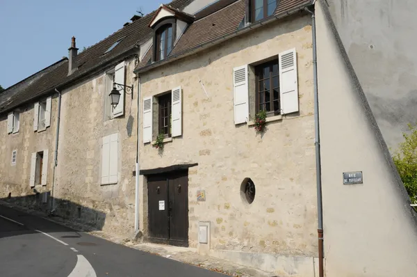 Francia, pintoresca ciudad de Jouy le Moutier en Ile de France — Foto de Stock