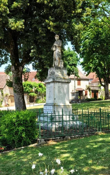 法国，风景如画的村庄里的 loubressac — 图库照片