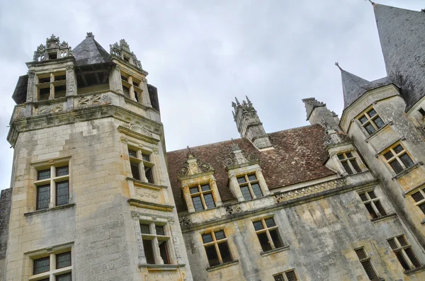 Francie, renesanční hrad puyguilhem v oblasti dordogne — Stock fotografie