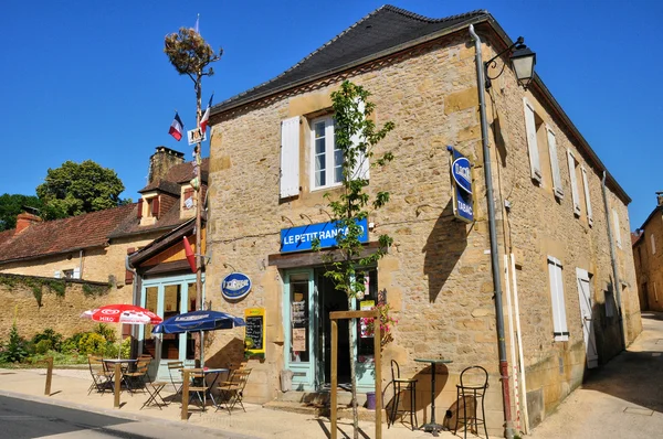 Francia, pittoresco villaggio di Saint Genies — Foto Stock