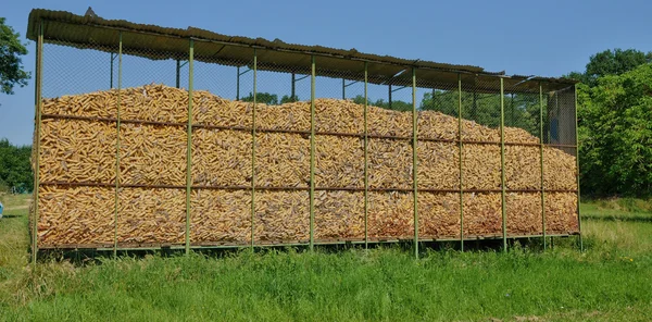 Perigord, secador de milho velho em Carlucet — Fotografia de Stock