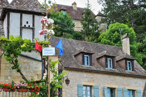 Frankrijk, schilderachtig dorp van castelnaud-la-chapelle — Stockfoto