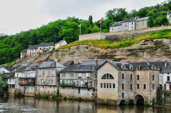 Francia, il pittoresco villaggio di Terrasson — Foto Stock