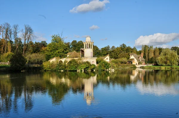 Domaine de Marie Antoinette no parque do Palácio de Versailles — Fotografia de Stock