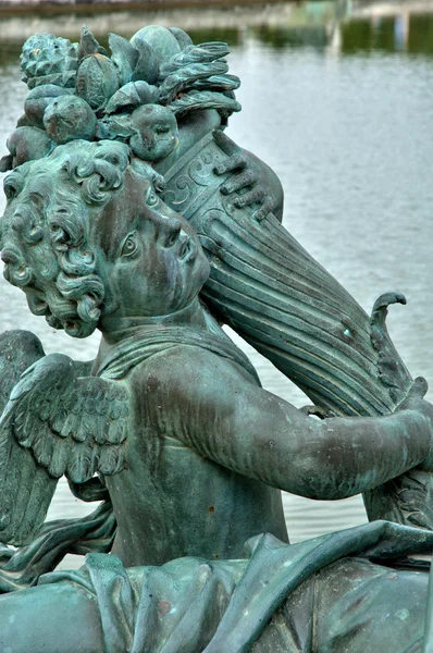 Francia, una fontana nel parco di Palazzo Versailles — Foto Stock