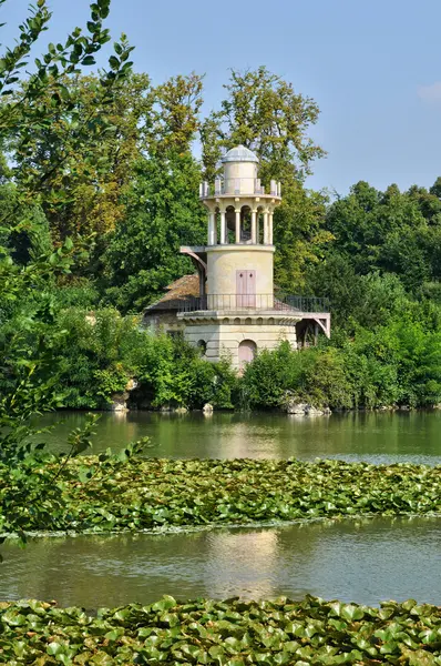 Франция, имение Мари Антуанетт в парке Версальского дворца — стоковое фото