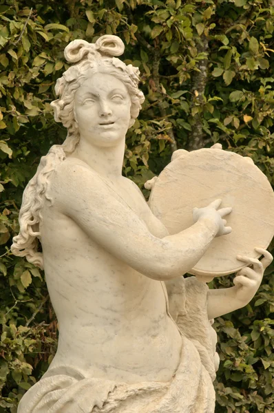 Fransa, versailles Sarayı parkta Mermer heykel — Stok fotoğraf