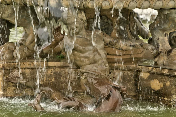 La France, fontaine dans le parc du château de Versailles — Photo