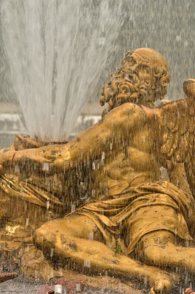 Frankrike, en fontän i versailles palace park — Stockfoto