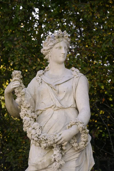 Francja, marmurowy posąg w parku pałacu wersalskiego — Zdjęcie stockowe