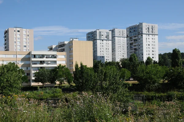 Francia, pittoresca città di les Mureaux a Les Yvelines — Foto Stock