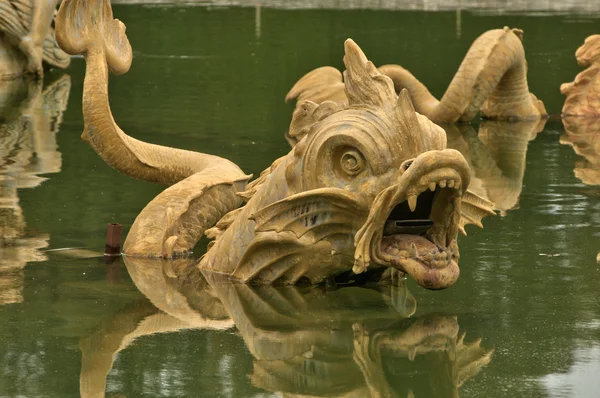 France, fontaine dans le parc du château de Versailles — Photo