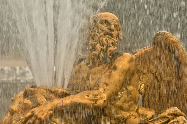 Frankrike, en fontän i versailles palace park — Stockfoto
