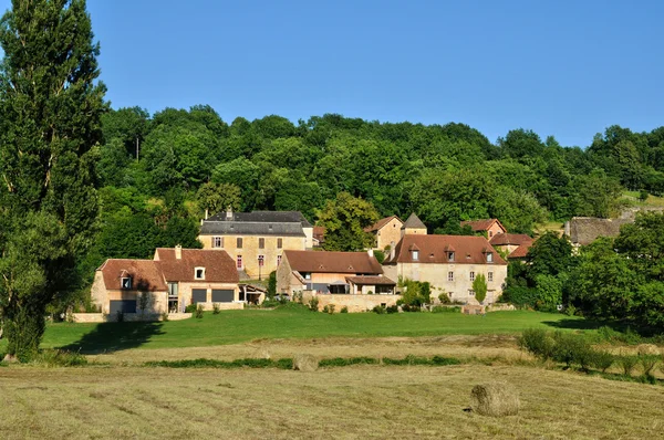 Frankrike, pittoreska byn saint amand de coly — Stockfoto