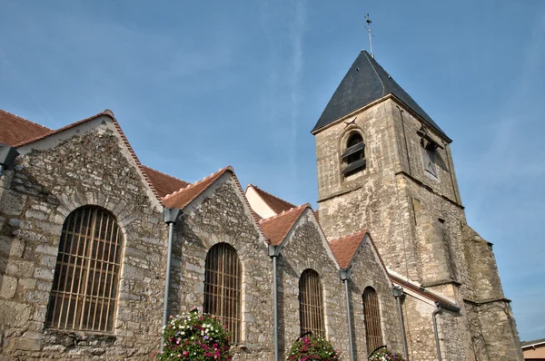 Francja malownicze Kościół beynes — Zdjęcie stockowe