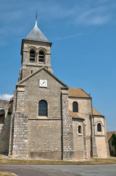 França, pitoresca igreja de Montchauvet — Fotografia de Stock