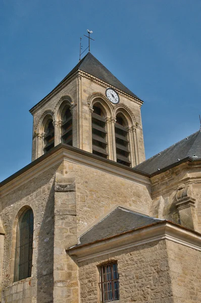 法国，如诗如画的 oinville sur montcient 教堂 — 图库照片