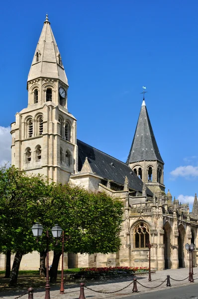 France, picturesque collegiate church of Poissy — Stock Photo, Image