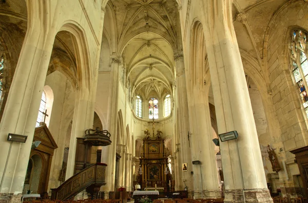 Frankrike, pittoreska kyrkan i houdan — Stockfoto