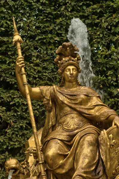 Γαλλία, Θριαμβική Αψίδα άλσος στο πάρκο παλάτι των Βερσαλλιών — Φωτογραφία Αρχείου