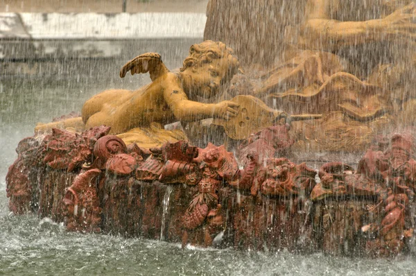 Frankrike, en fontän i versailles palace park — Stockfoto