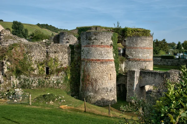 Frankrike, det pittoreska slottet av beynes — Stockfoto