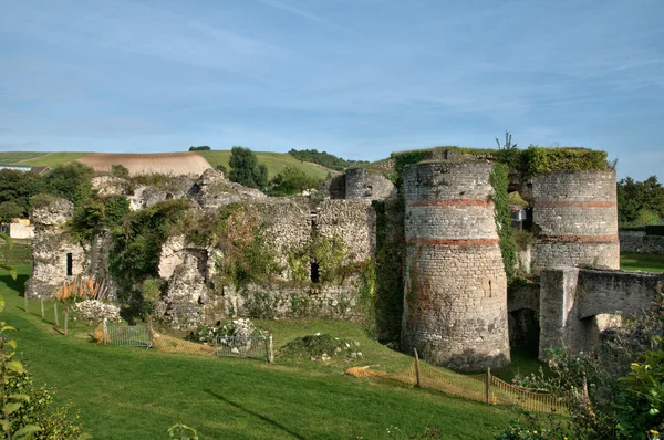 Francia, el pintoresco castillo de Beynes —  Fotos de Stock