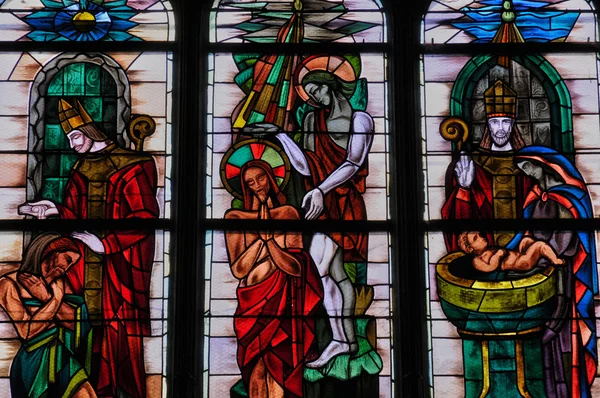 Francia, pintoresca iglesia colegiata de Poissy — Foto de Stock