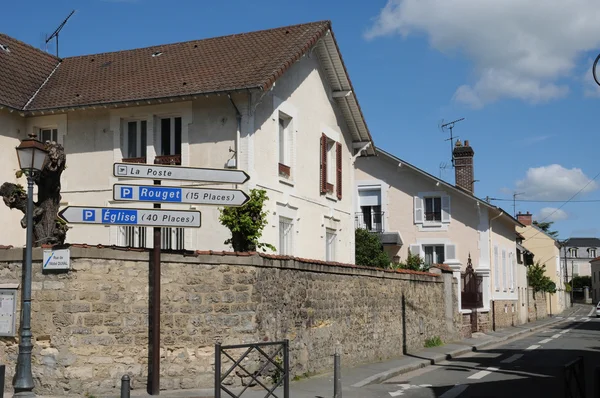 Francie, malebné město les mureaux v les yvelines — Stock fotografie