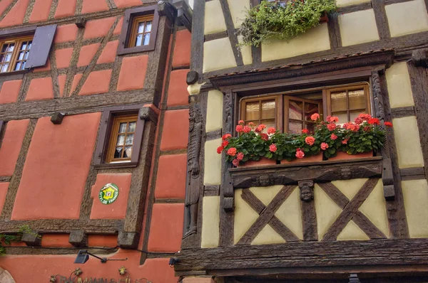 Francia, pequeño pueblo de Riquewihr en Alsacia —  Fotos de Stock