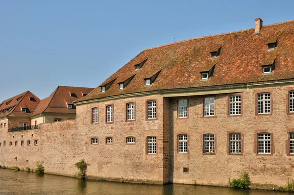 Alsace, gamla och historiska distriktet i strasbourg — Stockfoto