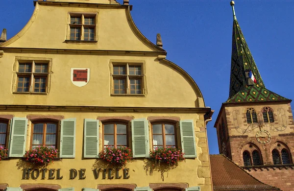 France, mairie du pittoresque village de Turckeim — Photo