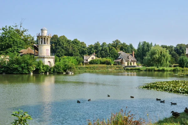 Francia, finca María Antonieta en el parque del Palacio de Versalles —  Fotos de Stock