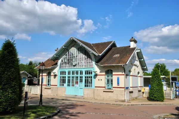 França, pitoresca aldeia de Villennes sur Seine — Fotografia de Stock