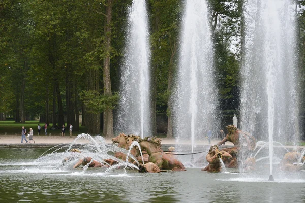 Frankrike, enceladus grove i palatset park i versailles — Stockfoto