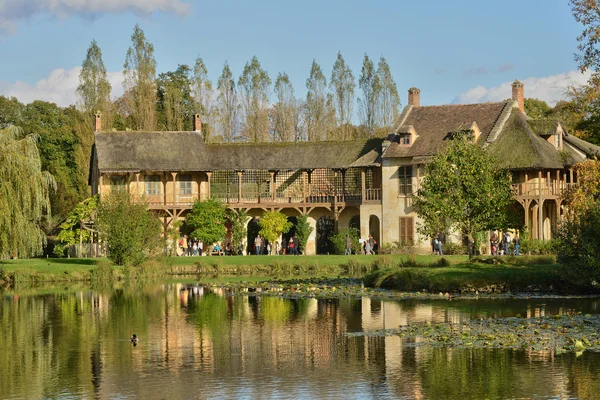 Drottning hamlet i park i versailles palace — Stockfoto