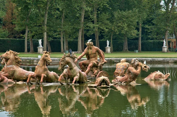 Francia, fuente de Apolo en el parque del Palacio de Versalles —  Fotos de Stock