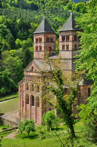 Романское аббатство Мурбах в Эльзасе — стоковое фото