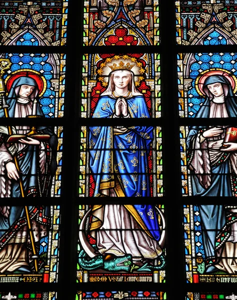 Belgia, viehättävä Notre Dame du Sablon Brysselin kirkko — kuvapankkivalokuva